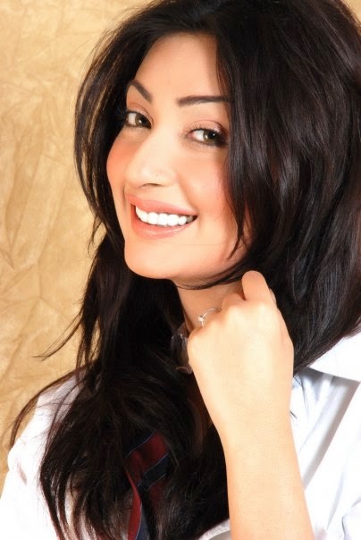 Ayesha Khan HD Wallpapers Free Download