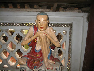 バクザンの福光寺の仏像