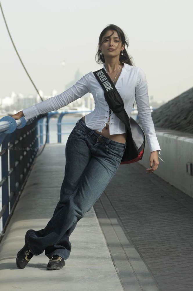 ILEANA LATEST IMAGES FROM RECHIPO HER NEW FILM WITH NITIN