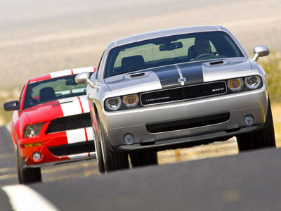 Wallpapers - Dodge Challenger SRT8 (2008) vs. Ford Shelby GT500 (2008)