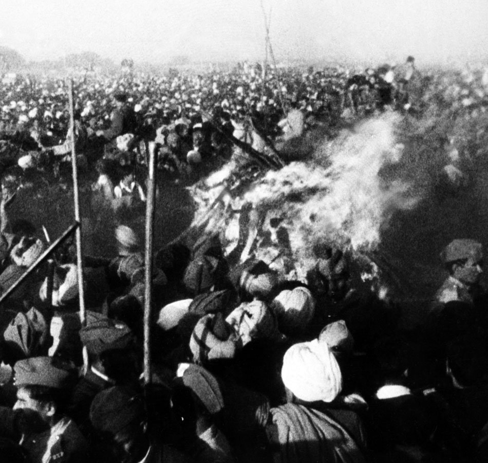 Mahatma Gandhi Funeral Procession Photos | Rare & Old Vintage Photos of Mahatma Gandhi, India (February 2, 1948)