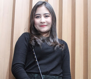 Prilly Latuconsina instagram