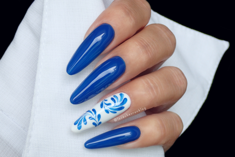 Niuqi Blue 3 | LaQell | porcelanowe zdobienie | zdobienie na hybrydzie | gzel style | gzel nails | porcelana na paznokciach | niebieskie paznokcie | niebieska hybryda | wiosenne paznokcie | 