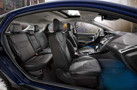 Ford Focus 2016 Fastback - espaço interno