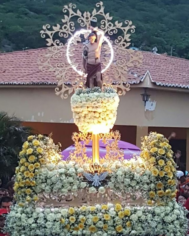 Procissão encerra festa do padroeiro São Sebastião na cidade de Encanto