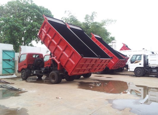 karoseri dump truck  CANTER PT Sukses 