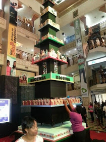 Tallest Cake In Africa Standing Tall: Proud To Be Nigerian