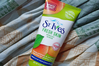 REVIEW : St. Ives Fresh Skin Apricot Scrub