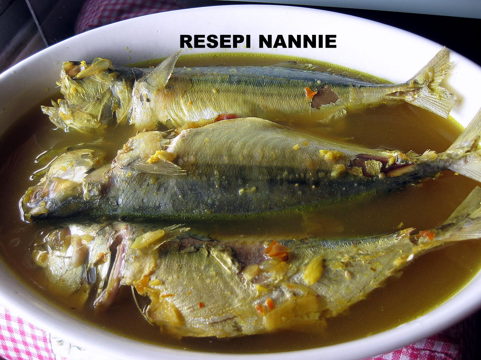 RESEPI NENNIE KHUZAIFAH: MASAK PINDANG IKAN KEMBUNG