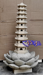 miniatur pagoda untuk lampu taman atau lampu ruangan di buat dari batu alam paras jogja (batu putih)