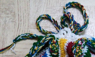 photo of the tie cord detail