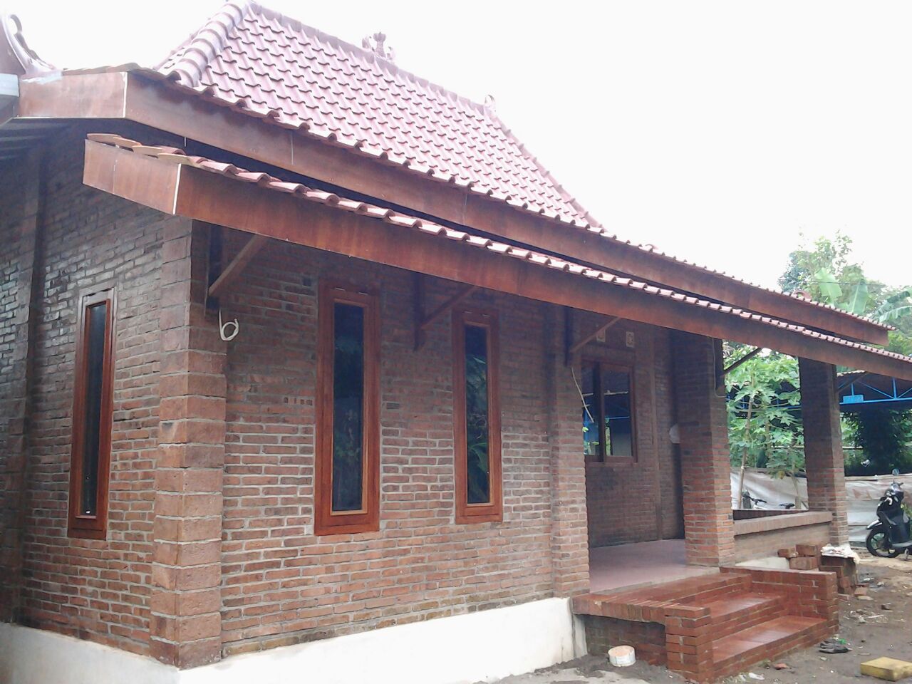  Desain  Ruang Tamu Rumah  Limasan Wallpaper Dinding