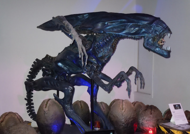 Alien Queen replica model