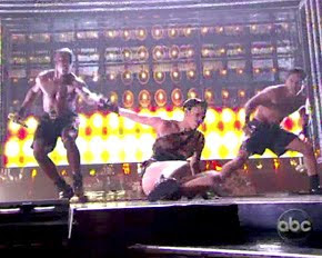 Jennifer Lopez Falling Down At AMA
