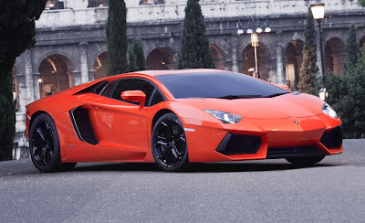 2012 Lamborghini Aventador LP700-4 Pictures