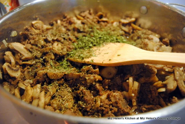 Irish Shepherd's Pie at Miz Helen's Country Cottage