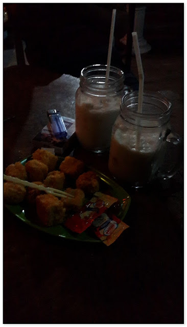 Sajian minuman di Cangkruk Cafe