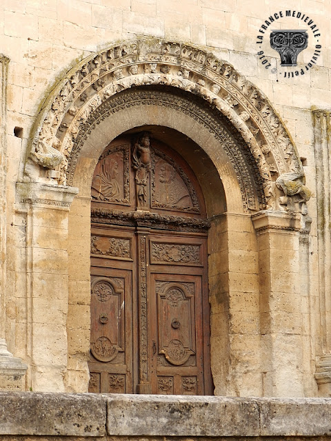 SAINT-PAUL-TROIS-CHATEAUX (26) - Cathédrale romane Notre-Dame (Extérieur)