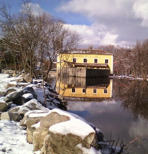 Restaurante el Molino de la Losa - reflejo en el frío agua