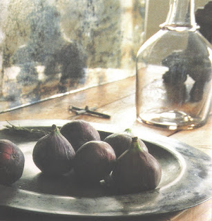 Figs Still Life via French Home by Josephine Ryan, http://www.linenandlavender.net/2012/04/josephine-ryan.html
