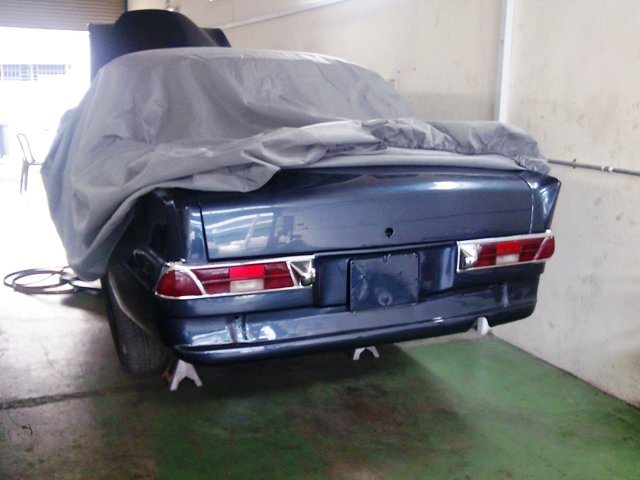 Picture 4 Tail lamps fitted into my W111 without bumper