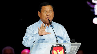 Capres 02 Prabowo Subianto berbicara dalam debat terakhir di Jakarta (4/2).