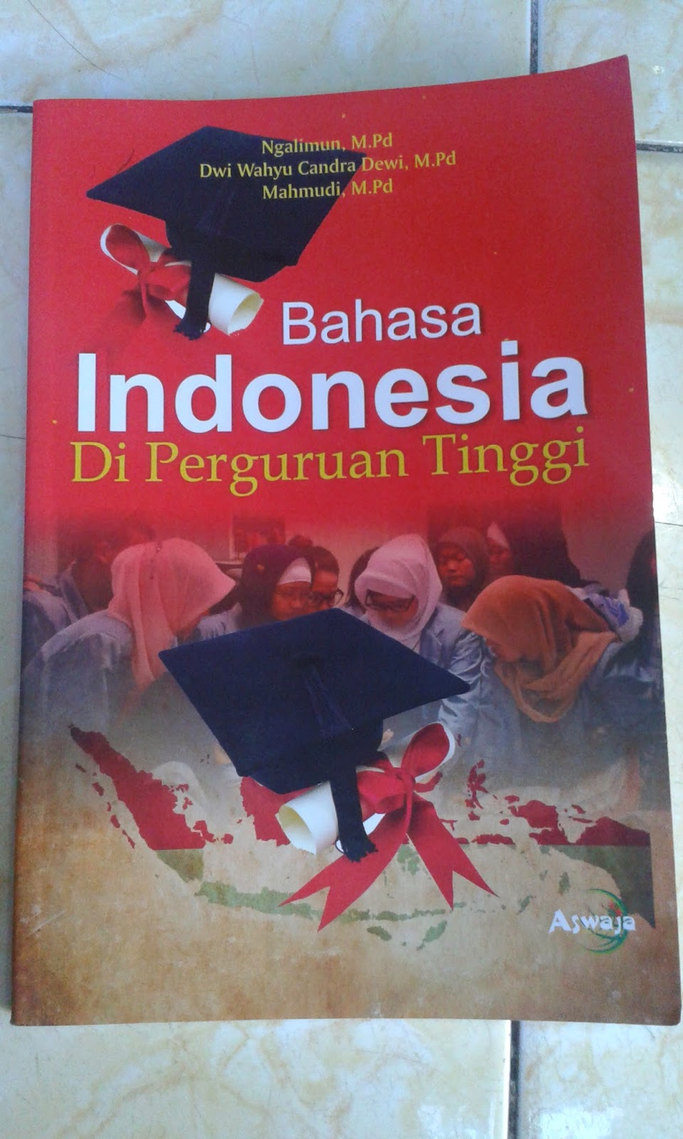 Veni Vidi Vici ( KELOMPOK 18 ): Resensi buku “Bahasa Indonesia Di