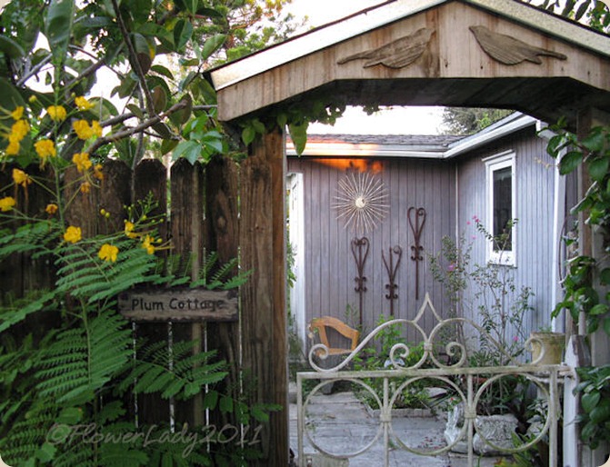 10-01-plum-cottage