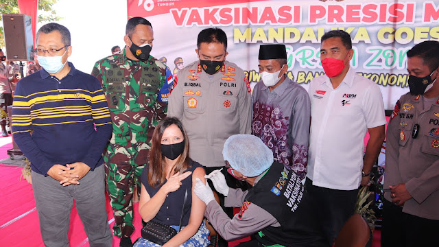 TNI-Polri di NTB Gelar Vaksinasi Presisi Merdeka Mandalika Goes to Green Zone   