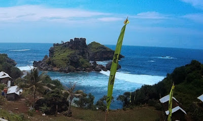 Pantai Nglambor Gunungkidul