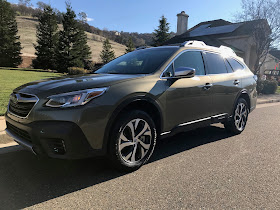 Front 3/4 view of 2020 Subaru Outback Touring XT