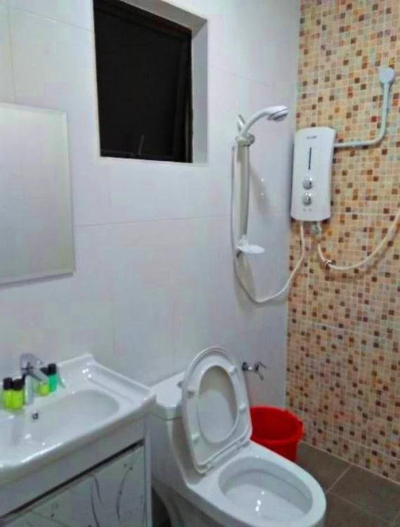 Laman Guest House Pengkalan Balak Melaka bilik air