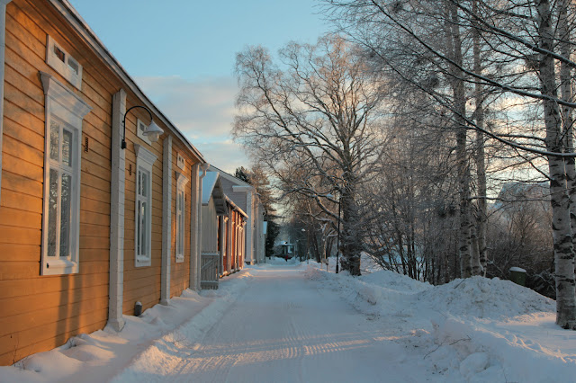 Lens and Cover Blog | Old Wooden Houses