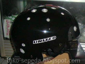 Helm Sepeda Model Batok  Aksesoris Sepeda