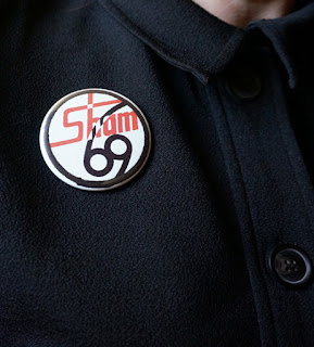 vintage pin back button punk rock oi! sham 69 jimmy pursey dead boys stiv bators dennis the menace gnasher slaughter and the dogs geometric brooch 1960 1970 60s 70s