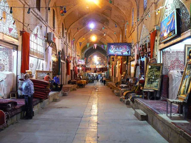 Carpet sellers in Bazar Vakil