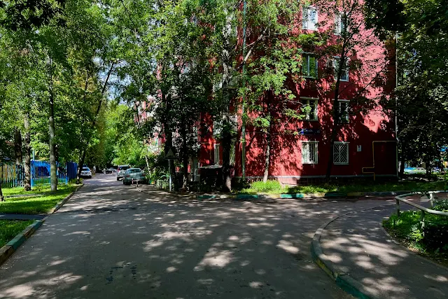 Большая Черёмушкинская улица, дворы, жилой дом 1960 года постройки
