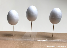 How to paint polystyrene eggs using sticks