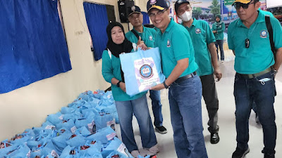 Peduli Gempa Cianjur, Ketum Yayasan Hang Tuah  Lepas Bansos 