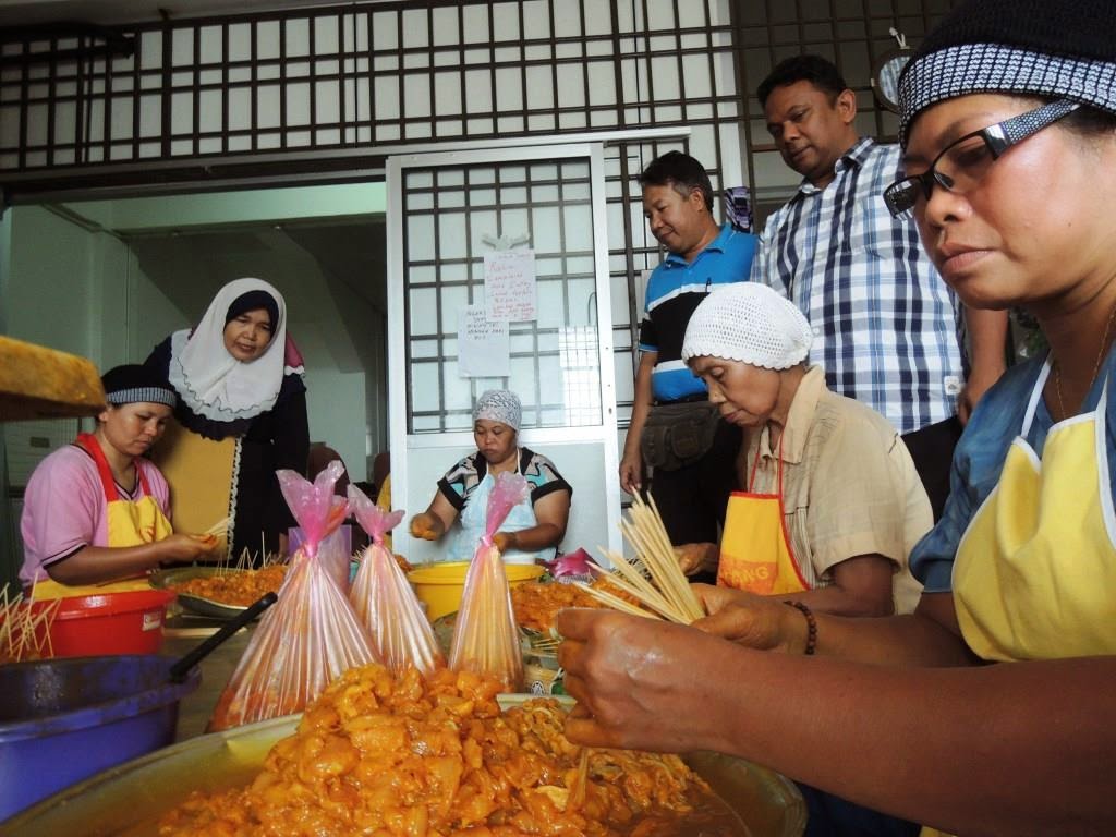 Faqar's blog...: Berkawan bina Satay Ibrahim - Mat Jamil