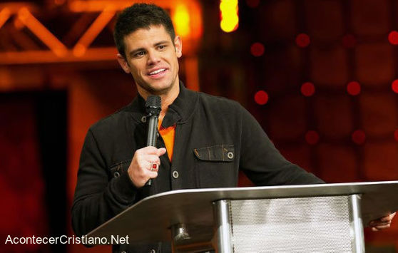 Pastor Steve Furtick compra mansión