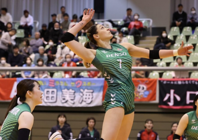 Classificada nos playoffs, Rosamaria se prepara para mais uma rodada de jogos no Japão