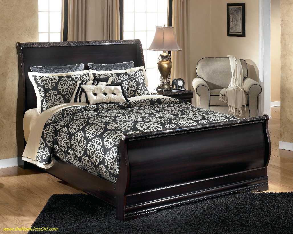 Martini Suite Platform Storage Bedroom Set