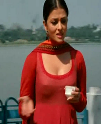 Bollywood Actress Aishwarya Rai Nipple Slip Rare Cleavage Photos