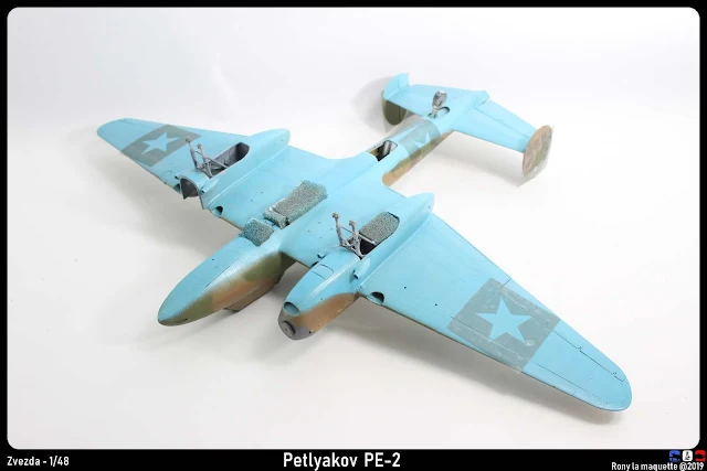 Réalisation des étoiles russes du Petlyakov Pe-2 de Zvezda au 1/48