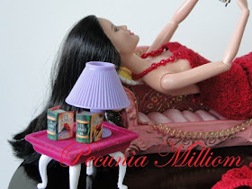 Vestido de Barbie em crochê  por Pecunia MillioM  Barbie lendo