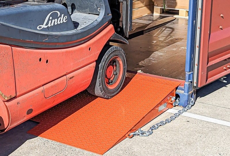 Heavy-duty loading ramp