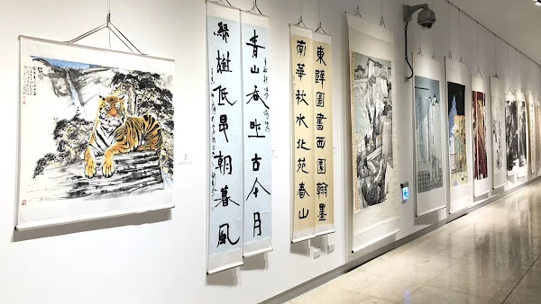 ▲渝台藝術直航2022渝台名家青年華夏新銳獎暨中部名家聯展，展出作品共計68件，包含書法、水墨等多元創作。（記者林明佑翻攝）