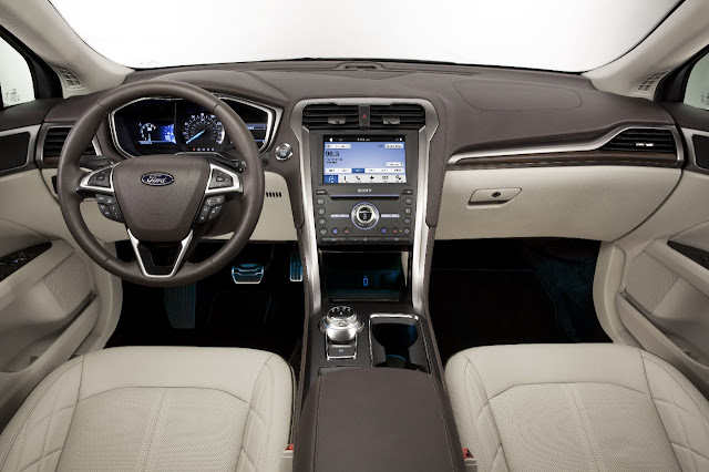 Interior view of 2017 Ford Fusion Energi