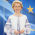  Ukrán népviseletbe öltözött Ursula von der Leyen